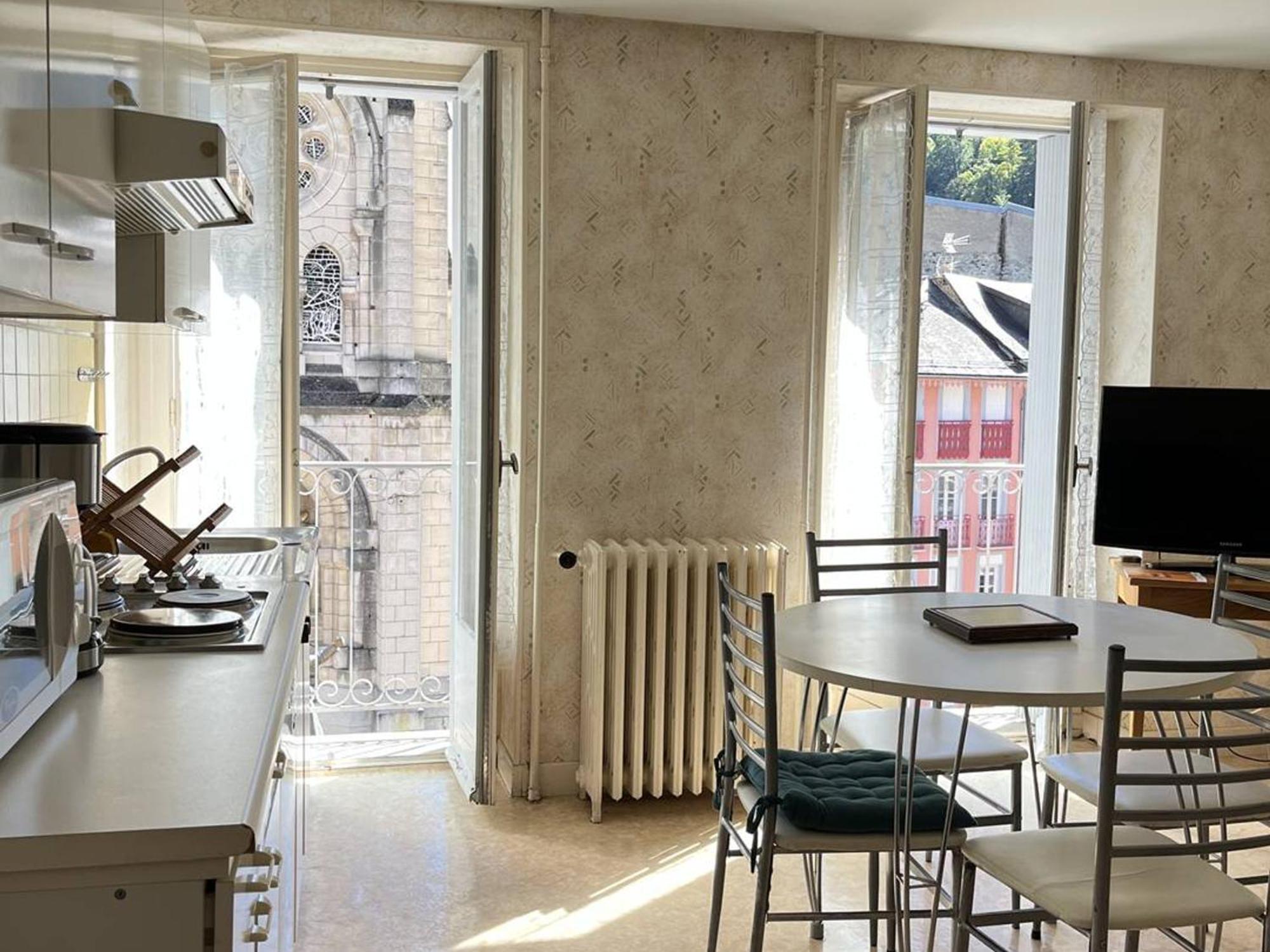 Appartement T3 Chaleureux Au Centre De Cauterets, 4 Couchages, Balcon Sud, Proche Thermes Et Telecabine - Fr-1-234-132 Luaran gambar